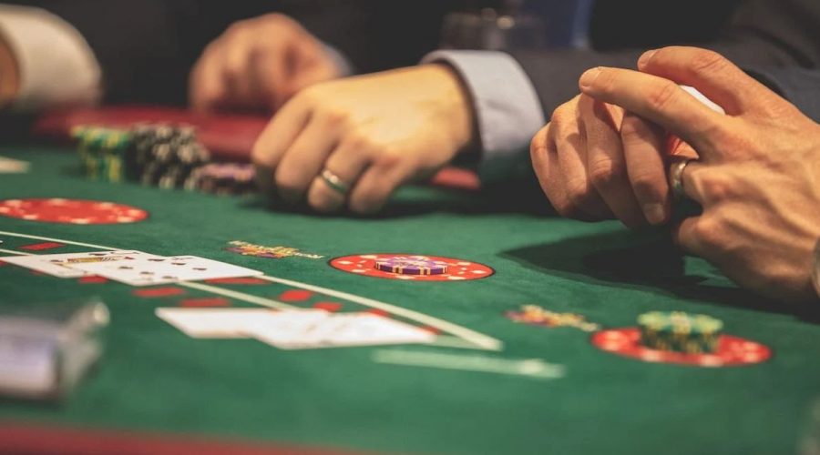 Análise detalhada do mercado global de jogos de azar: tendências e projeções até 2025